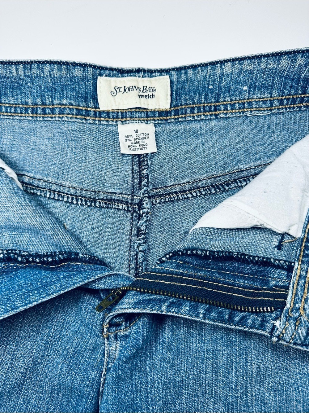St. John’s Bay Stretch Denim Shorts Women’s Size 10 Blue Mid Rise Jean Shorts - Picture 7 of 11